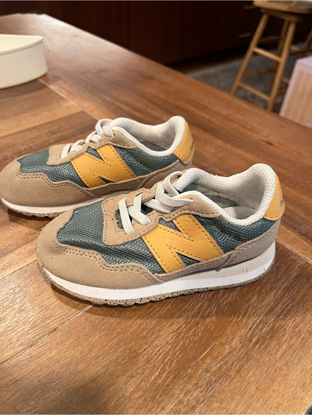 New Balance Kids Sneakers in green,tan & gold